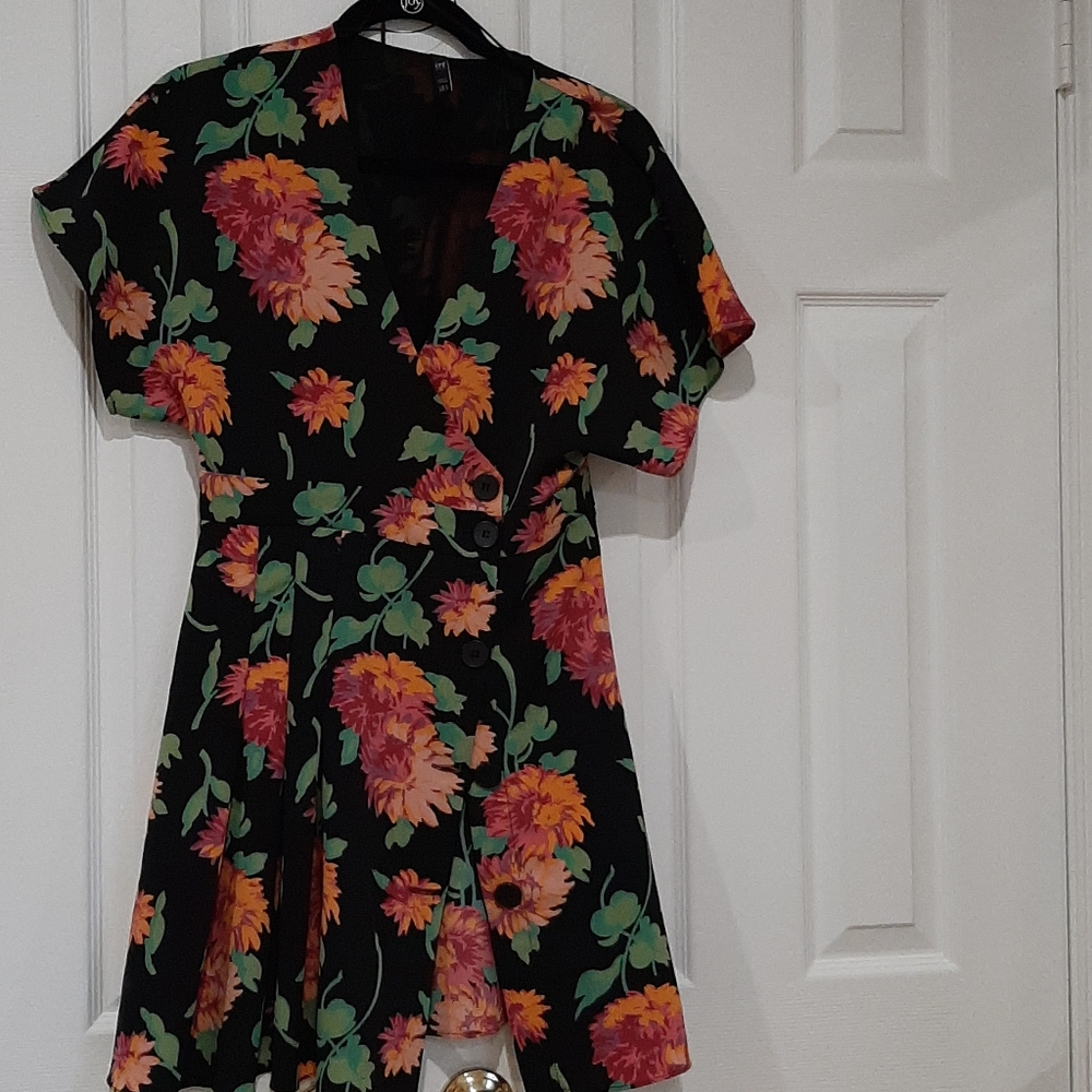 Dress by trf beautiful flowers and very light